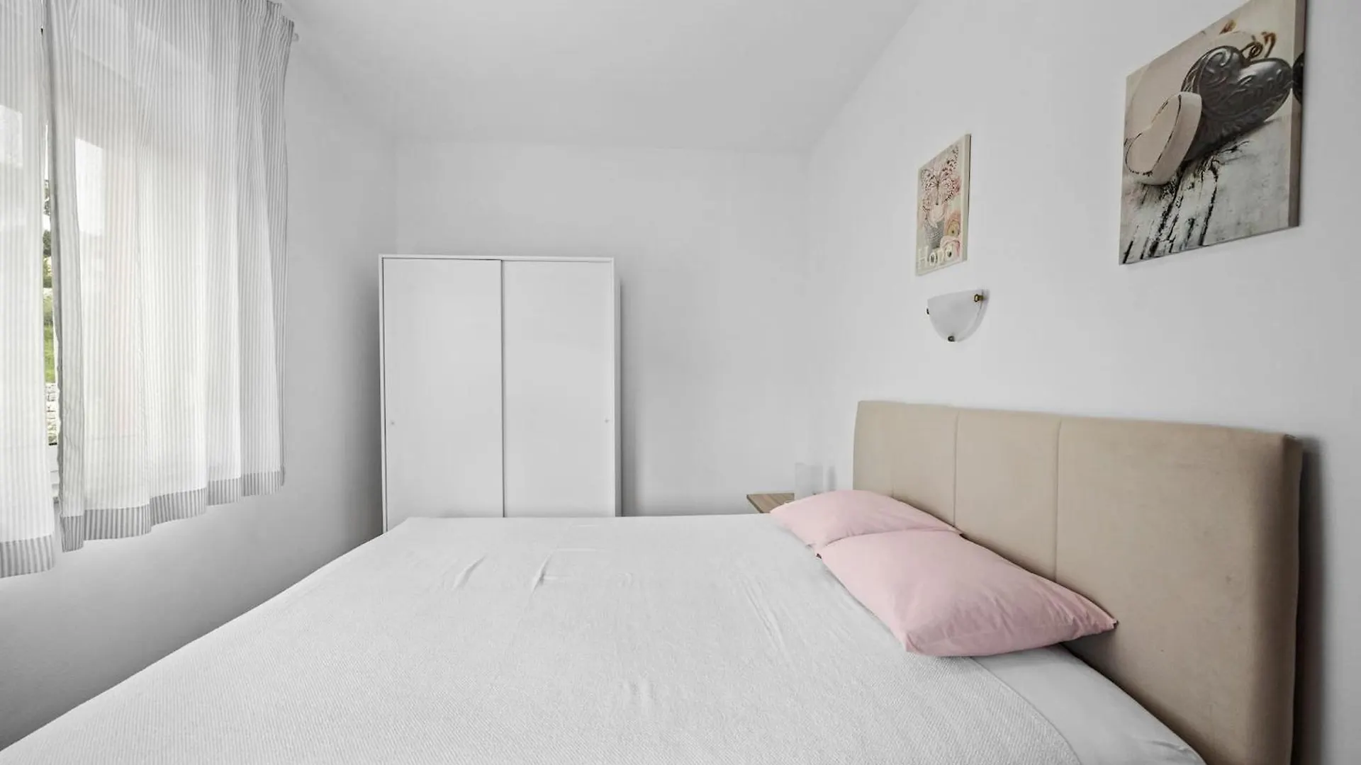 Apartments Neda With Sea View Kampor Croatia